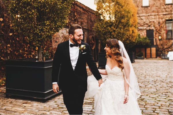 Acustom Apparel by null