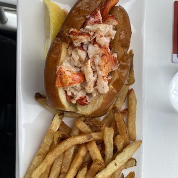Red 36 - Lobster Roll - Seafood Near Me - Mystic, Connecticut Red 36 - Lobster Roll - Seafood Near Me - Mystic, Connecticut