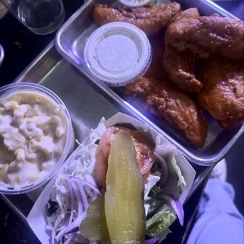 Lavaca Street Bar - Buffalo chicken tenders plate with side of mac n cheese. Nice surprise with complementary side of coleslaw & pickles - Sports Bars Near Me - Austin, Texas