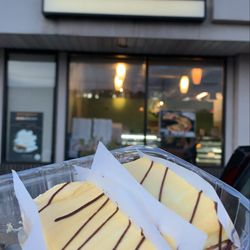 Square Cut - Mango pastry