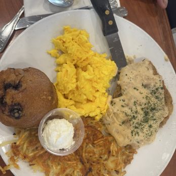Broken Yolk Cafe - Country fried steak - Breakfast & Brunch Near Me - La Quinta, California Broken Yolk Cafe - Country fried steak - Breakfast & Brunch Near Me - La Quinta, California