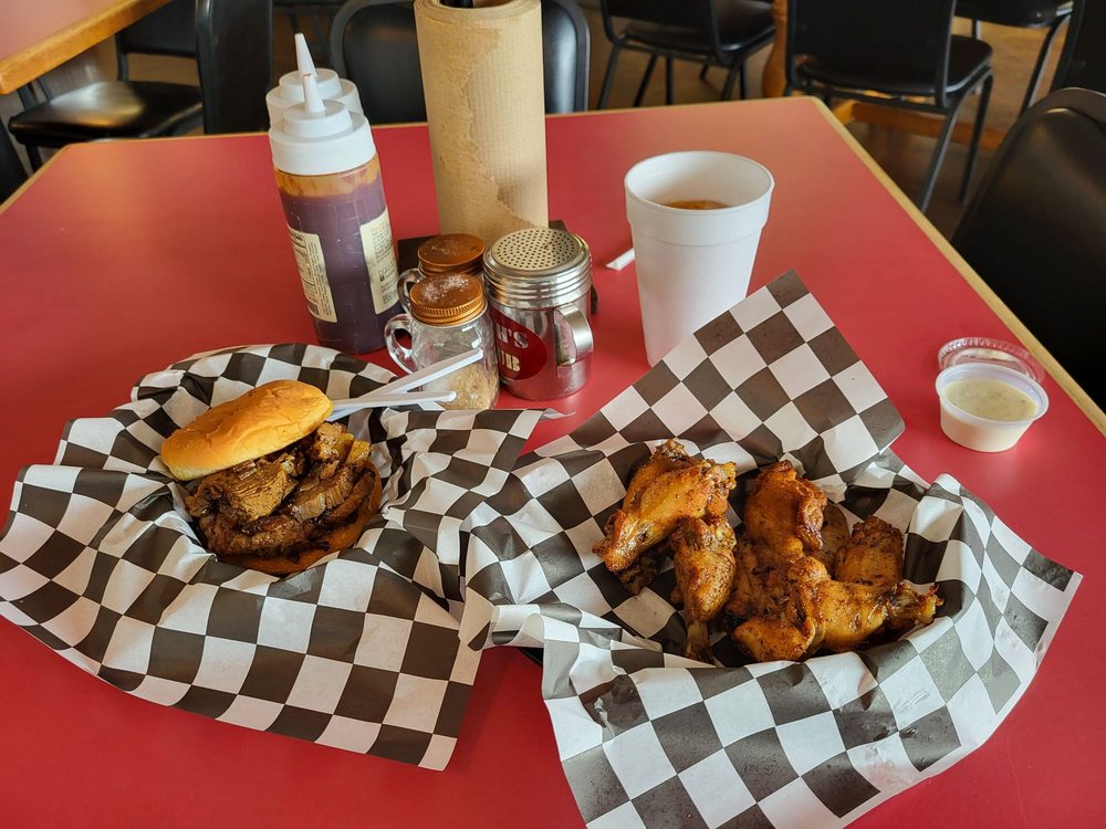 BUH’S BBQ CLOSED Updated June 2024 24 Photos & 31 Reviews 1981