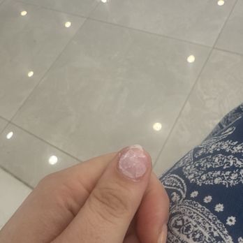 Drizzle Nails And Beauty Spa - Third set on June 30th missing thumb. - Nail Salons Near Me - Bethpage, New York