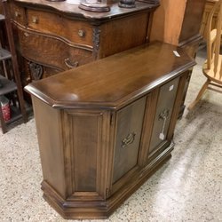 Todd’s Auction Services - Lots of Furniture