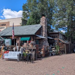 Little Log Cabin - Outside