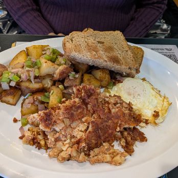 Digger's Diner - Concord - Mini breakfast with egg and corned beef hash - Breakfast & Brunch Near Me - Concord, California
