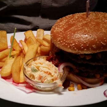 Cruise-In - John Wayne Burger - Diners Near Me - Berlin, BE