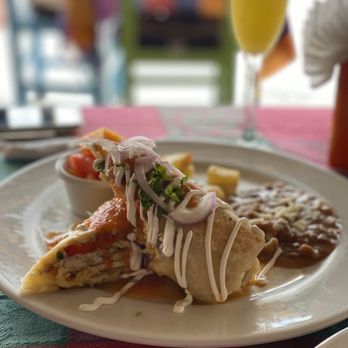 John's Place - Cheese pepper and onion burrito with beans and fruit - American Near Me - Cabo San Lucas, BCS John's Place - Cheese pepper and onion burrito with beans and fruit - American Near Me - Cabo San Lucas, BCS