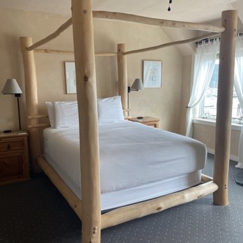Kingfish at West Sound - Pine queen Room - Hotels Near Me - Eastsound, Washington