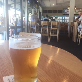 Empire Bay Tavern - Casual and Refreshing - Australian Near Me - Empire Bay, NSW