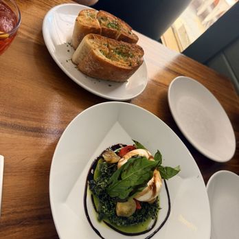 Dovetail Pizza - Burrata with an extra order of bread - Pizza Near Me - Austin, Texas