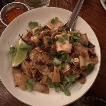 Lom Wong - Thai Near Me - Phoenix, Arizona Lom Wong - Thai Near Me - Phoenix, Arizona