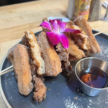 Eggy’s Neighborhood Kitchen - Chicken and waffles - Breakfast & Brunch Near Me - Berkeley, California Eggy’s Neighborhood Kitchen - Chicken and waffles - Breakfast & Brunch Near Me - Berkeley, California
