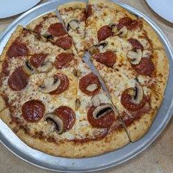 Chuck E. Cheese - World's worst pizza!