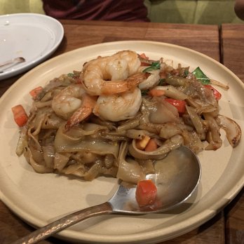 Hanuman Thai Eatery - Drunken noodles with shrimp - Thai Near Me - Costa Mesa, California