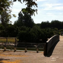 Parque de Miraflores - _puente hacia los huertos urbanos