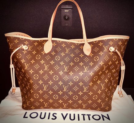 Earl's Pawn & Jewelry by null