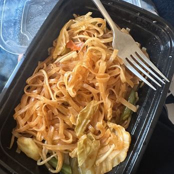 Sweet Basil Thai Cuisine - Tofu pad Thai - Thai Near Me - San Francisco, California