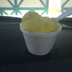 Saffron ice cream