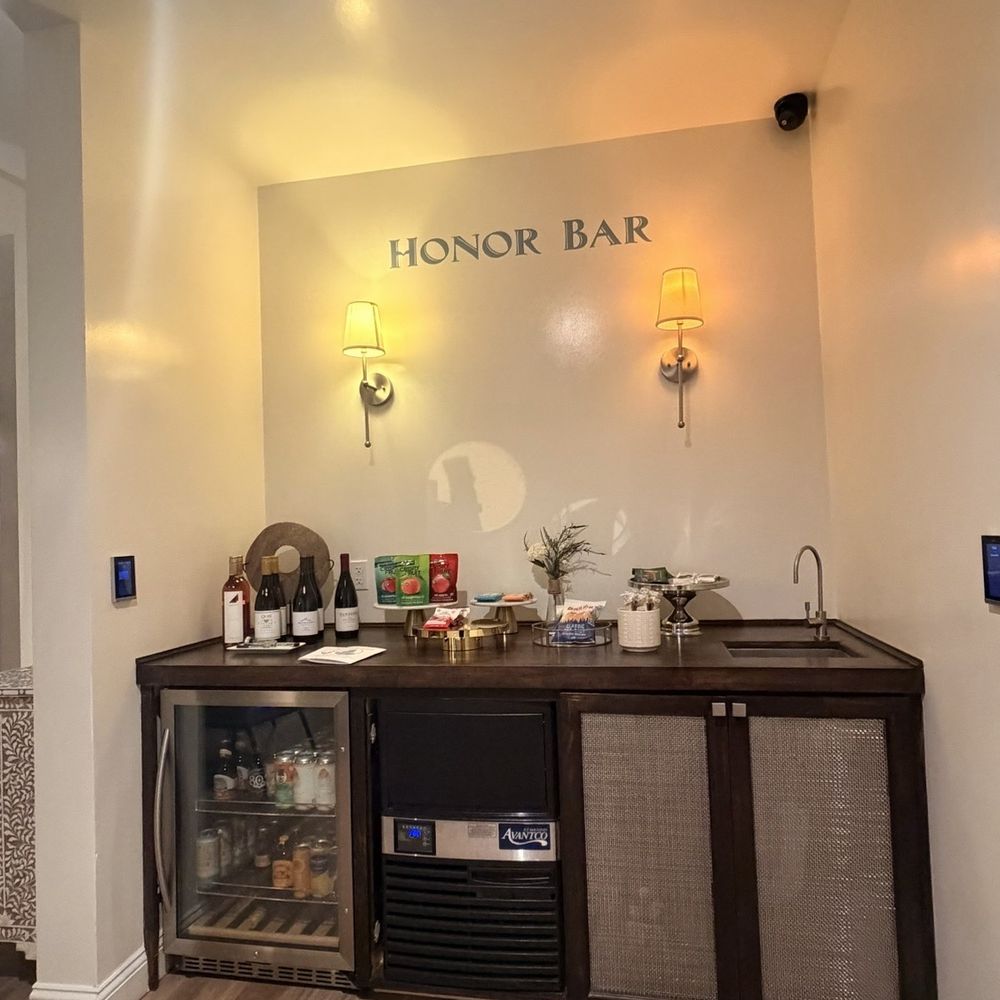 The Winston - Honor bar - Hotels Near Me - Solvang, California