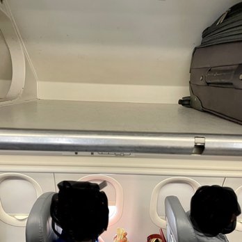 Volaris - Empty y overhead space after all passengers sat down. My seat and the seat in front and across had plenty of empty space for a backpack. - Airlines Near Me - Ciudad de México, DIF Volaris - Empty y overhead space after all passengers sat down. My seat and the seat in front and across had plenty of empty space for a backpack. - Airlines Near Me - Ciudad de México, DIF
