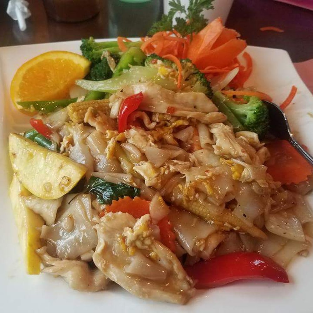 Wild Ginger - Drunken Noodle with chicken. - Thai Near Me - Norwell, Massachusetts Wild Ginger - Drunken Noodle with chicken. - Thai Near Me - Norwell, Massachusetts