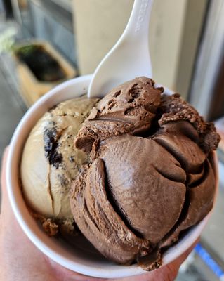 Husky Deli & Catering & Ice Cream by null