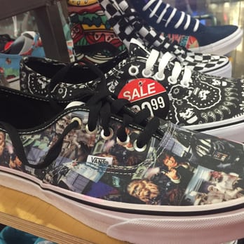 Journeys - Shoe Stores Near Me - Las Vegas, Nevada