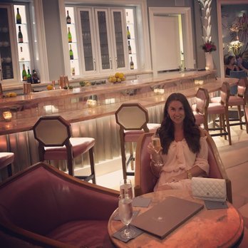 Hotel Bennett - Camellias! - Hotels Near Me - Charleston, South Carolina