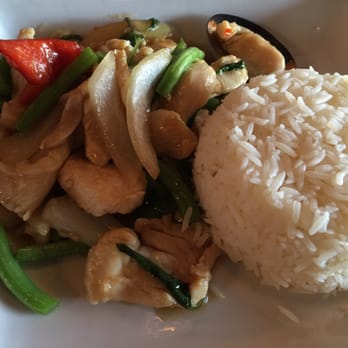 Jatujak - Basil chicken - lunch special (delicious but next time I would request extra spicy). - Food Delivery Services Near Me - Toronto, Ontario