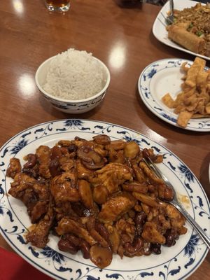 Twin Lion Chinese Restaurant by null