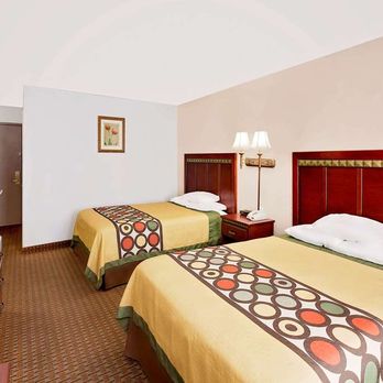 Super 8 by Wyndham Plainview - Guest room - Hotels Near Me - Plainview, Texas