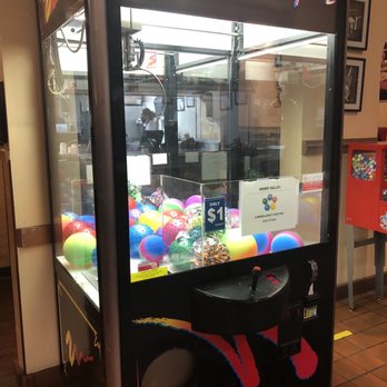 Mr Gatti's Pizza - "The Claw" machine - Martinsville, IN