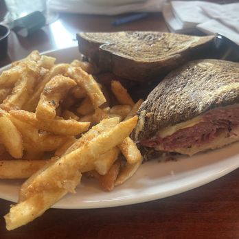 Great Dane Pub & Brewing - Rueben - American Near Me - Madison, Wisconsin