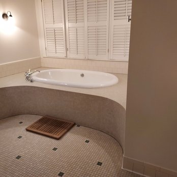 Sage Hill Inn & Spa - Wallace bath - Bed & Breakfast Near Me - Kyle, Texas Sage Hill Inn & Spa - Wallace bath - Bed & Breakfast Near Me - Kyle, Texas
