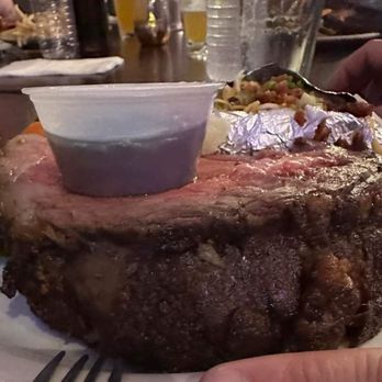 French Gulch Hotel - Massive prime rib! This is the large order. - French Near Me - French Gulch, California