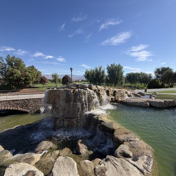 Classic Club - Waterfall feature - Golf Near Me - Palm Desert, California