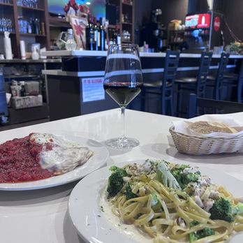 La Ciccia - Eggplant Parmesan and Chicken piccata with Arcanum Tuscany red blend - Italian Near Me - Honolulu, Hawaii La Ciccia - Eggplant Parmesan and Chicken piccata with Arcanum Tuscany red blend - Italian Near Me - Honolulu, Hawaii