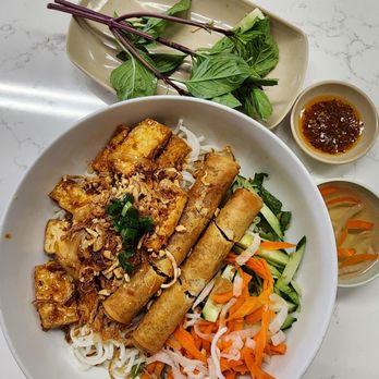 Viet Chubby Boy - Asian Fusion Near Me - Honolulu, Hawaii Viet Chubby Boy - Asian Fusion Near Me - Honolulu, Hawaii