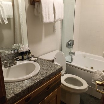 Red Wolf Lodge at Squaw Valley - Bathroom - Hotels Near Me - Olympic Valley, California Red Wolf Lodge at Squaw Valley - Bathroom - Hotels Near Me - Olympic Valley, California