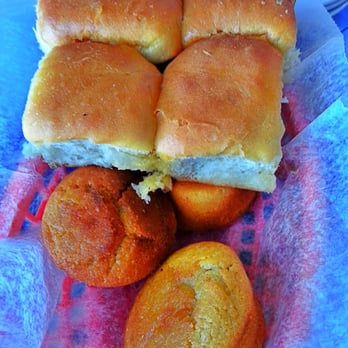 Mama's Daughters' Diner - complimentary rolls & corn bread with your meals - Diners Near Me - Plano, Texas