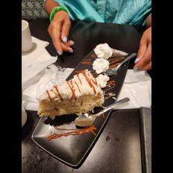 Siam Marina - Yummy Hummingbird Cake