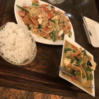 Pad Thai - Green curry and fried rice - Thai Near Me - Highland Park, New Jersey