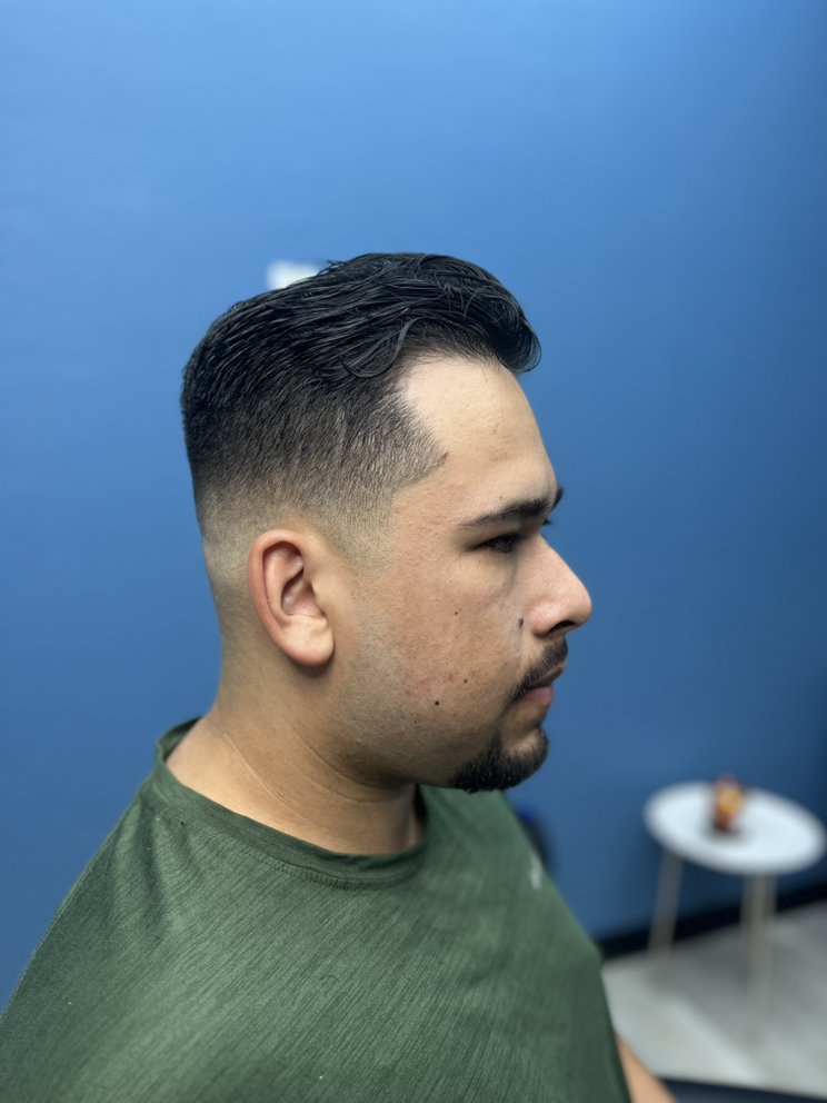 Tufavoritebarber Logo