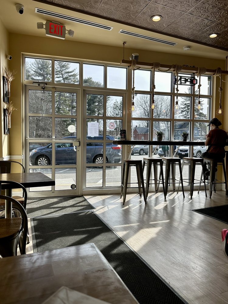 ALEX’S BAGEL SHOP Updated August 2024 94 Photos & 98 Reviews 398