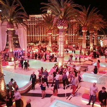 Drai's Beachclub - Unbearable views of the strip in this newly opened club - Swimming Pools Near Me - Las Vegas, Nevada Drai's Beachclub - Unbearable views of the strip in this newly opened club - Swimming Pools Near Me - Las Vegas, Nevada