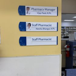 Giant - Pharmacists are super but busy