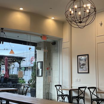 Caffe Central - Inside - Coffee & Tea Near Me - Burlingame, California