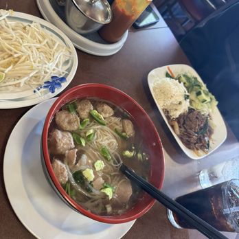 Phoenix Noodle House - Vietnamese Near Me - Modesto, California