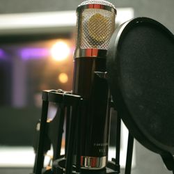 HighLife Studios - Vanguard tube microphone in our spacious vocal booth